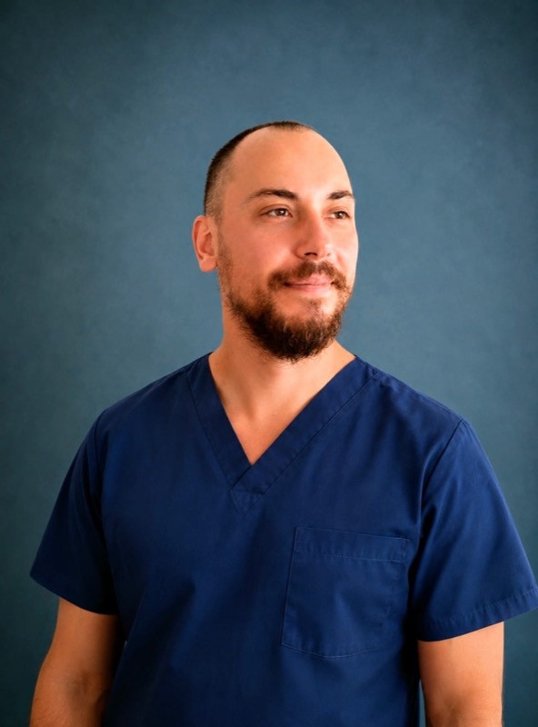 Dr Maxime Bousses, vétérinaire en chirurgie, traumatologie et orthopédie animale à la clinique Sancéa Vet, Saint-Julien-les-Villas près de Troyes